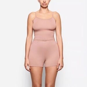 SKIMS SLEEP BUNDLE TANK + SHORT LIMITED EDITION: SIENNA XS